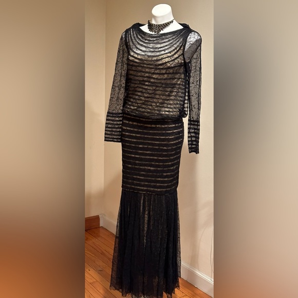 Tadashi Shoji Mermaid Delicate All Lace Gown SZ 4 Black Lace Beige Line … - Picture 1 of 16
